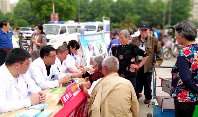 周口精神病医院开展“全国助残日”义诊活动